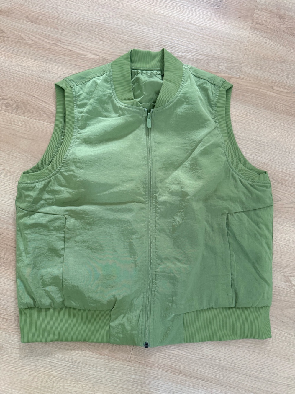 Lululemon Non-Stop Bomber Vest size 14 green foliage